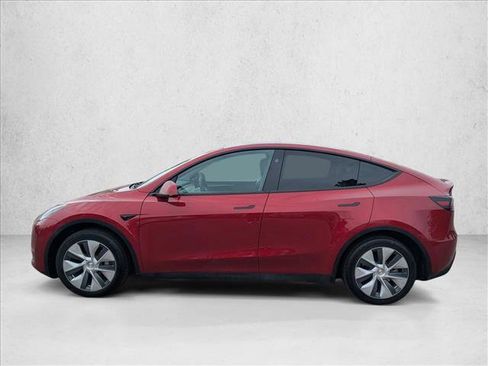 Used 2024 Tesla Model Y Long Range AWD/4WD image 9