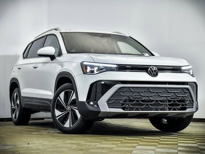 New 2025 Volkswagen Taos SE