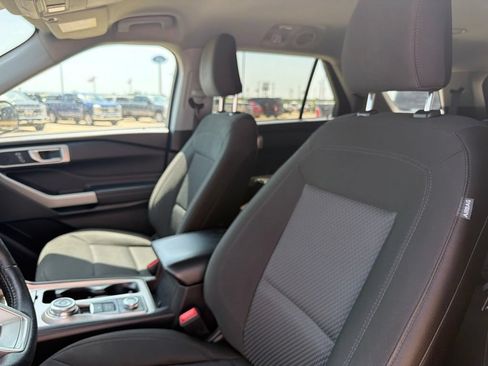 Used 2024 Ford Explorer XLT AWD/4WD image 27