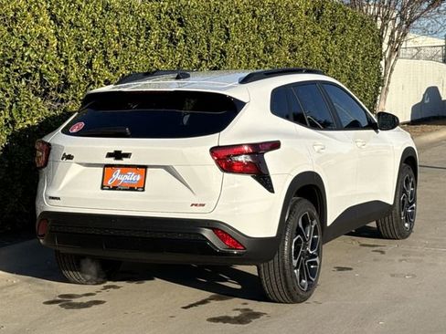 New 2026 Chevrolet Trax RS w/ Sunroof Package image 4