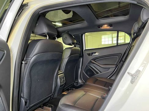 Used 2018 Mercedes-Benz GLA 250 4MATIC image 19