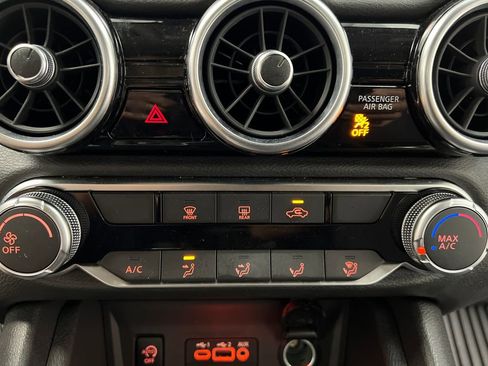 Used 2025 Nissan Sentra SV image 42