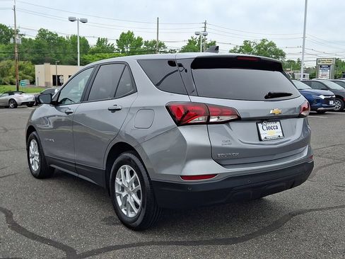 Used 2023 Chevrolet Equinox LS w/ LS Convenience Package FWD image 7