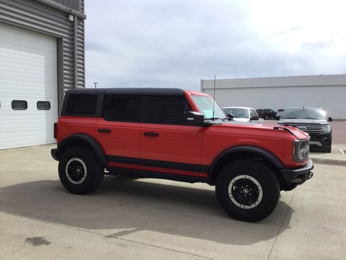 Used 2023 Ford Bronco Badlands image 3