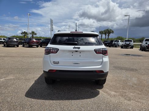 New 2026 Jeep Compass Latitude image 6
