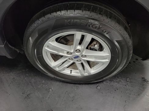Used 2024 Ford Explorer XLT AWD/4WD image 10