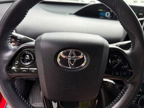 Used 2020 Toyota Prius Prime XLE FWD image 33