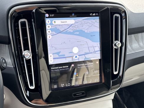 New 2026 Volvo XC40 B5 Ultra w/ Protection Package Premier image 23