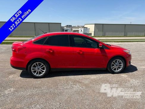 Used 2017 Ford Focus SE FWD image 8