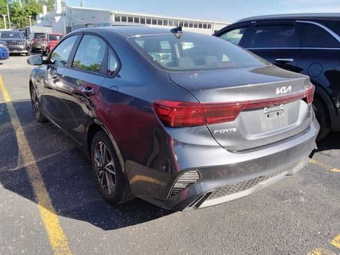 Used 2023 Kia Forte LXS w/ LXS Technology Package FWD image 6