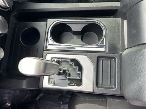 Used 2015 Toyota Tundra SR5 w/ SR5 Upgrade Package image 32