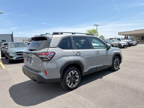 Certified 2025 Subaru Forester Premium AWD/4WD image 13