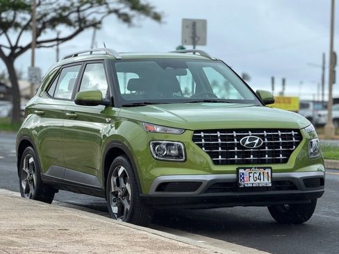 Used 2023 Hyundai Venue SEL image 6