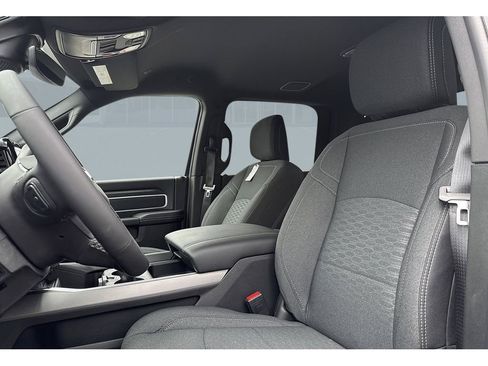 New 2026 RAM 2500 Big Horn AWD/4WD image 10
