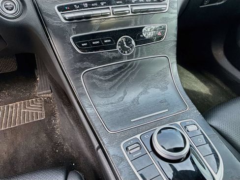 Used 2019 Mercedes-Benz C 300 Sedan w/ Premium Package image 16