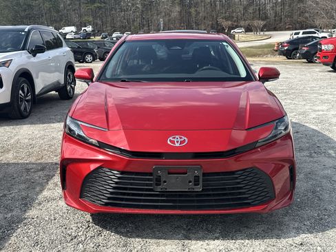 Used 2025 Toyota Camry LE image 2