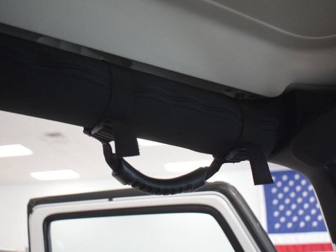 Used 2014 Jeep Wrangler Unlimited Sahara AWD/4WD image 61