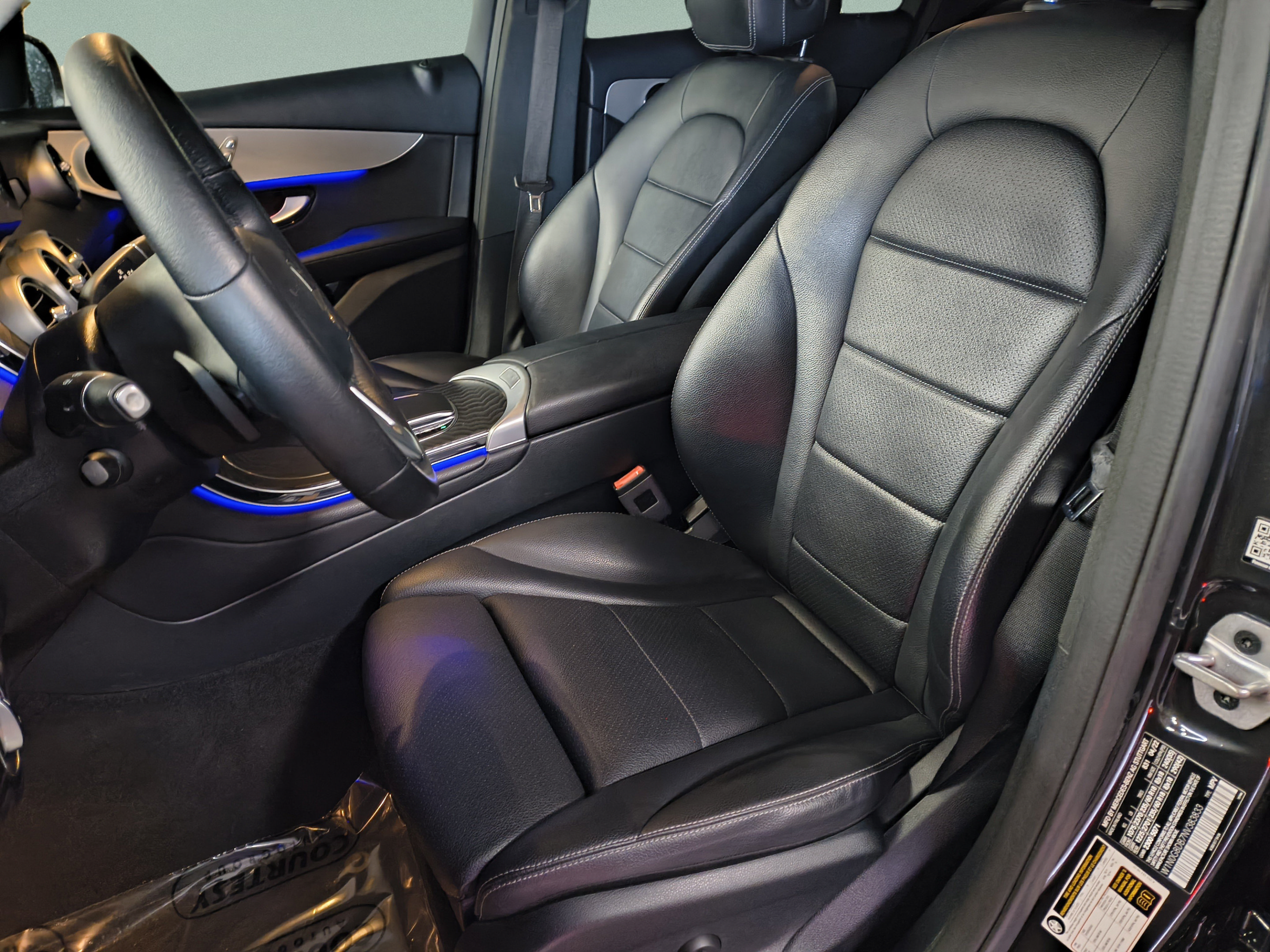 Used 2022 Mercedes-Benz GLC 300 image 21