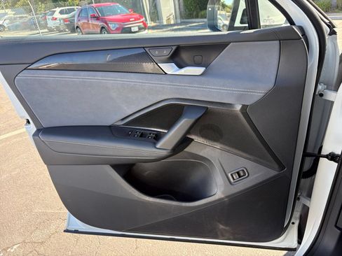 Used 2026 Volkswagen Tiguan SE FWD image 18