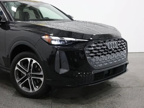 Used 2025 Audi Q5 Premium w/ Convenience Package AWD/4WD image 3