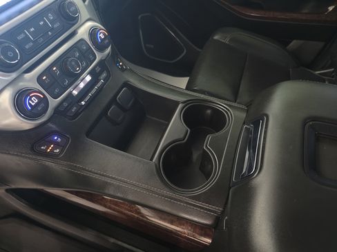 Used 2019 GMC Yukon XL SLT w/ Premium Edition AWD/4WD image 21