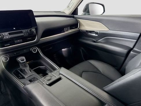 Certified 2025 Toyota Grand Highlander FWD image 22