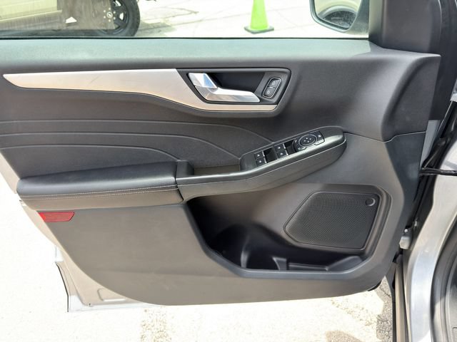 Used 2021 Ford Escape SE FWD image 17
