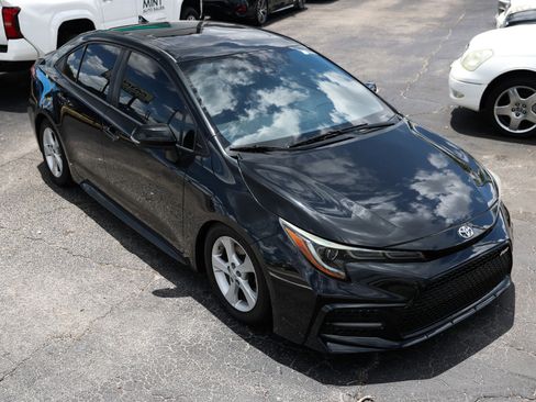 Used 2020 Toyota Corolla XSE FWD image 19