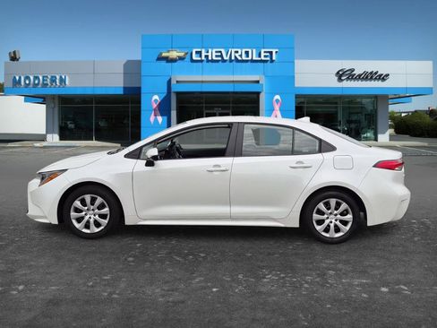 Used 2026 Toyota Corolla LE FWD image 2