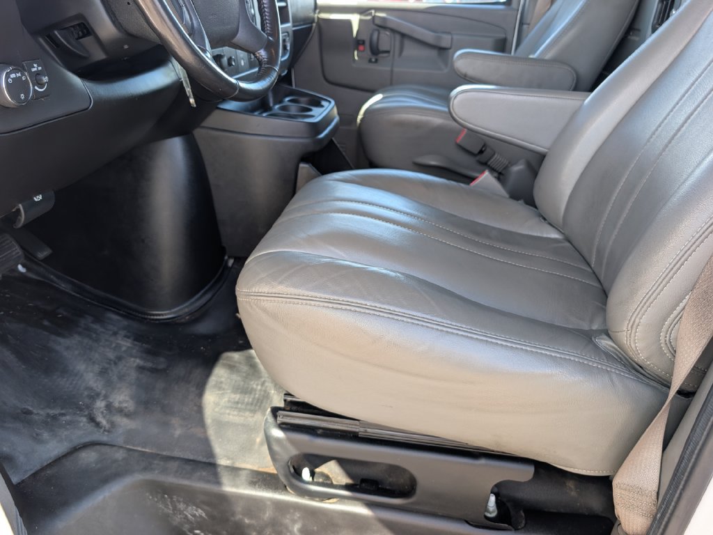 Used 2022 GMC Savana 3500 Extended w/ Driver Convenience Package RWD image 12