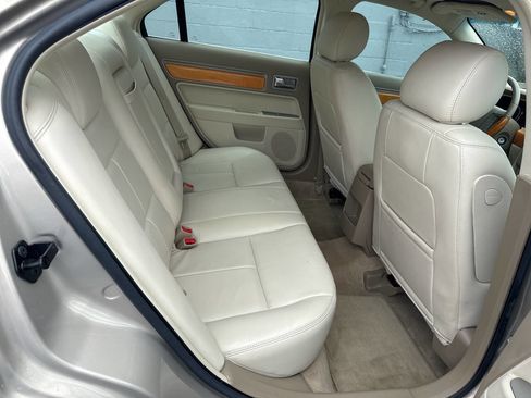 Used 2006 Lincoln Zephyr image 21