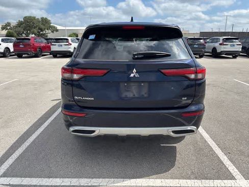 Used 2022 Mitsubishi Outlander SE FWD image 4