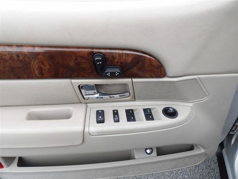 Used 2009 Mercury Grand Marquis LS image 11