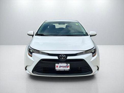 Certified 2026 Toyota Corolla LE FWD image 2