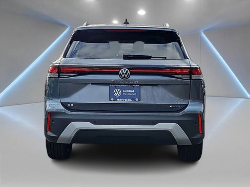 Certified 2025 Volkswagen Tiguan SE w/ Panoramic Sunroof Package image 6
