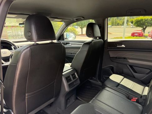Used 2023 Volkswagen Atlas Cross Sport SE AWD/4WD image 32