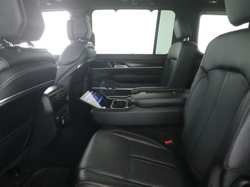 Used 2025 Jeep Grand Wagoneer 4WD image 29