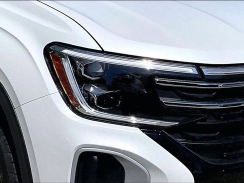 New 2026 Volkswagen Atlas Peak Edition AWD/4WD image 12