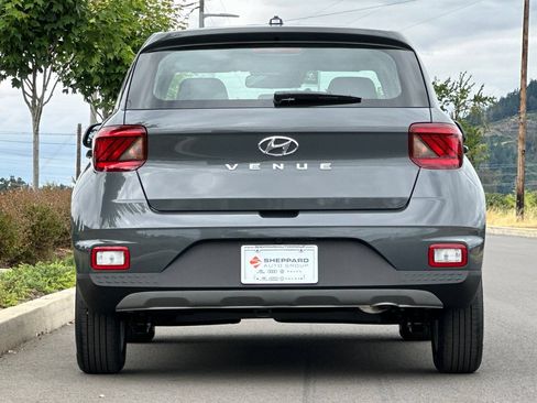 Used 2026 Hyundai Venue SE FWD image 4