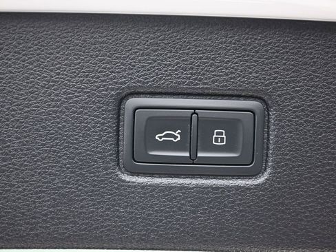 Used 2023 Audi Q7 2.0T Premium AWD/4WD image 17