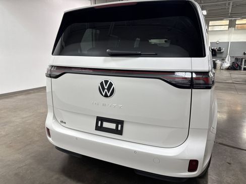 New 2025 Volkswagen ID. Buzz Pro S image 4