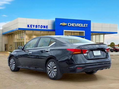 Used 2025 Nissan Altima 2.5 SV FWD image 5