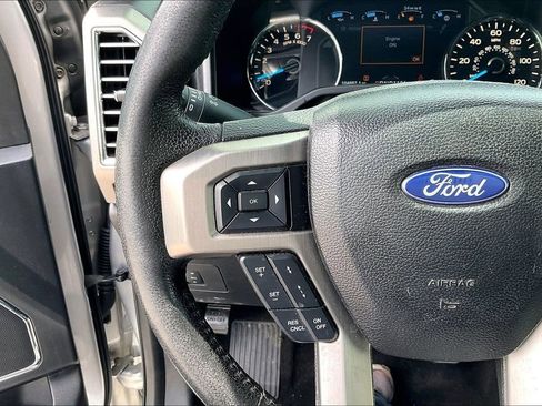 Used 2016 Ford F150 Platinum w/ Equipment Group 701A Luxury AWD/4WD image 17