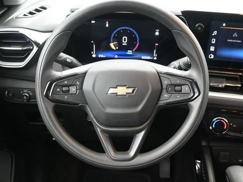 Used 2024 Chevrolet TrailBlazer LT FWD image 22