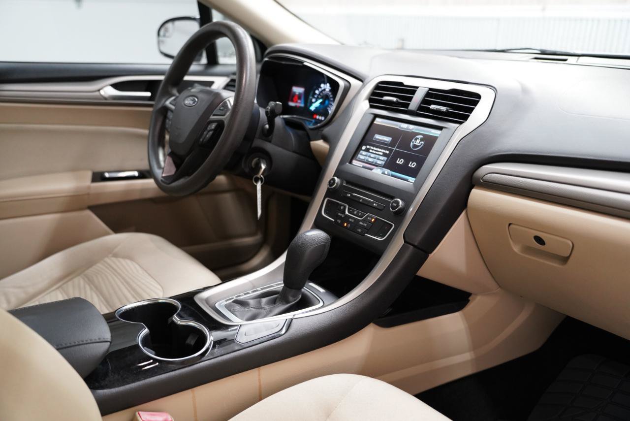 Used 2016 Ford Fusion SE FWD image 17