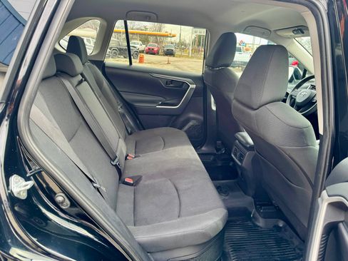 Used 2019 Toyota RAV4 LE image 23