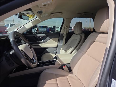 Used 2022 Lincoln Corsair Reserve image 21