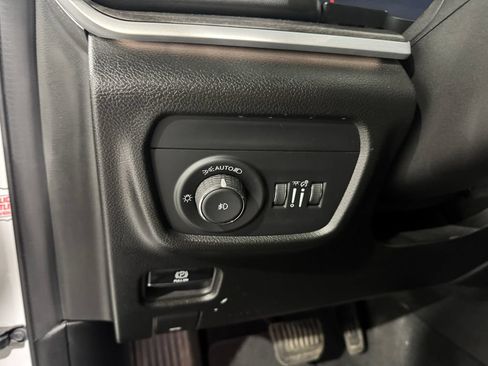 Used 2024 Jeep Grand Cherokee Limited w/ Luxury Tech Group II AWD/4WD image 38