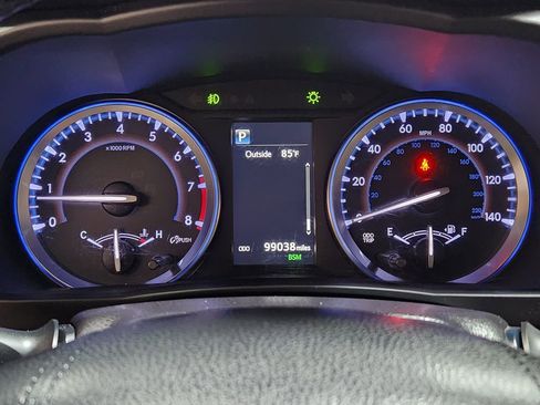 Used 2019 Toyota Highlander XLE FWD image 34