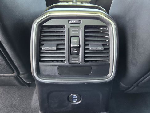 Used 2021 Porsche Macan AWD/4WD image 26